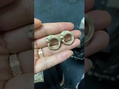 Joyería personalizada de oro de 18 carats con diamante esmeralda anillo de oro macizo de marca maestra personalizable de 18 carats