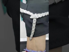 Collar de víbora Serpenti en oro blanco de 18 Kt, con diamantes de pavé completo